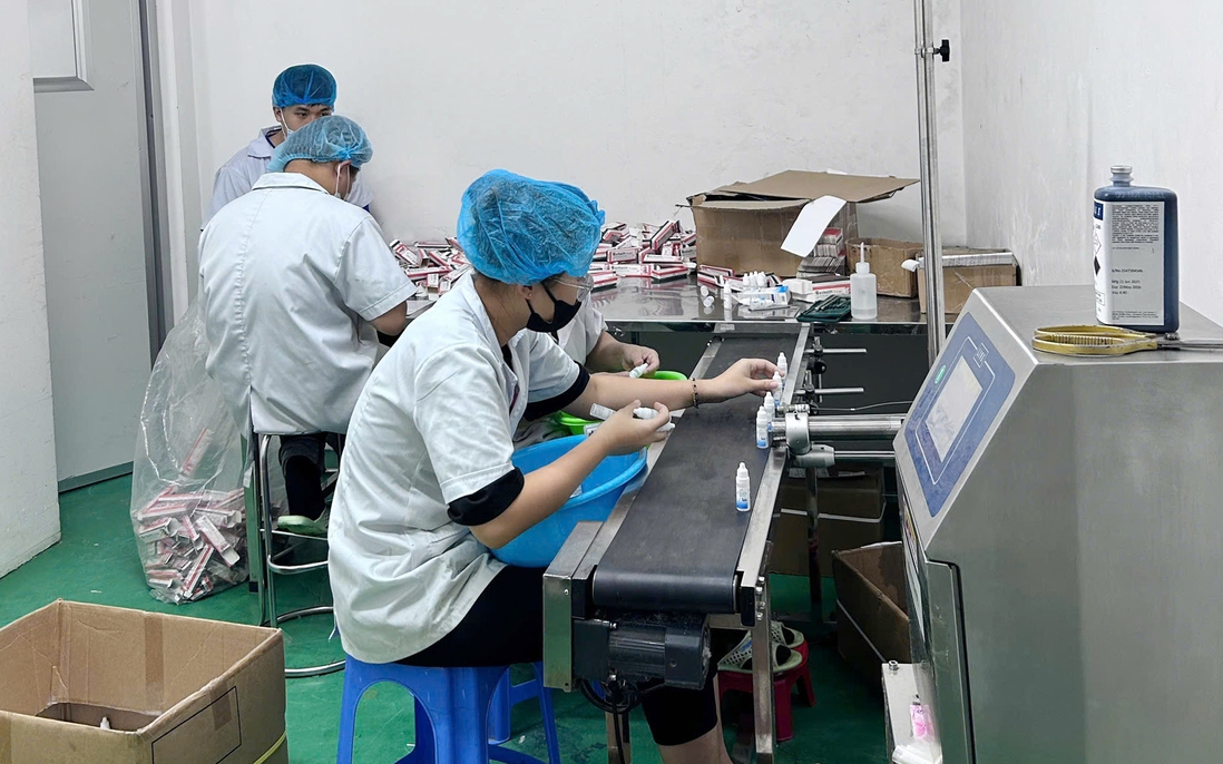 Triệt phá cơ sở quy mô lớn làm giả dung dịch vệ sinh phụ nữ