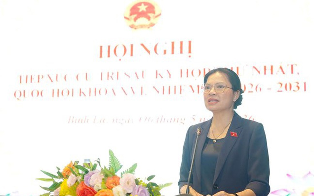 Phó Chủ tịch - Tổng Thư ký Hà Thị Nga tiếp xúc cử tri xã Bình Lư, tỉnh Lai Châu