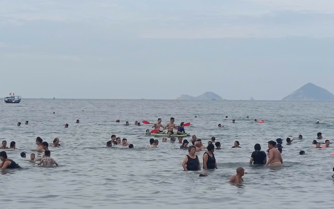 Khánh Hòa: Du lịch chèo SUP nở rộ, an toàn vẫn bị bỏ ngỏ