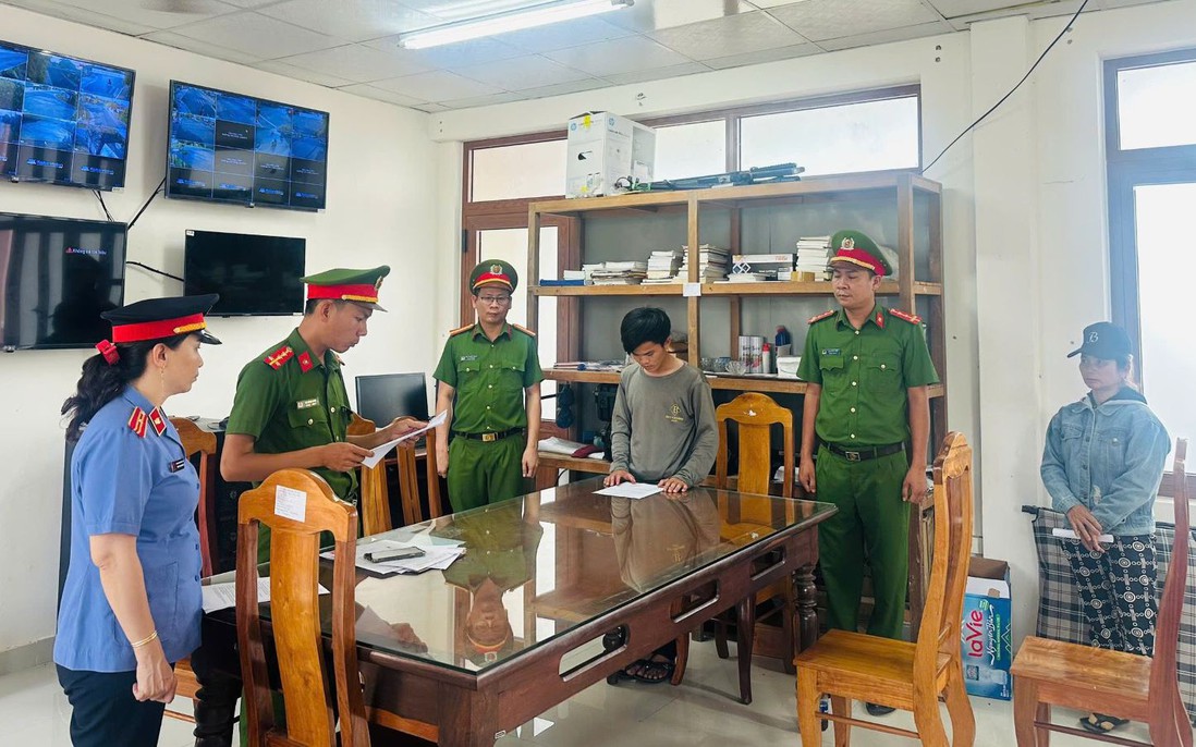 Khởi tổ, bắt tạm giam thanh niên nhiều lần quan hệ tình dục với bé gái 14 tuổi