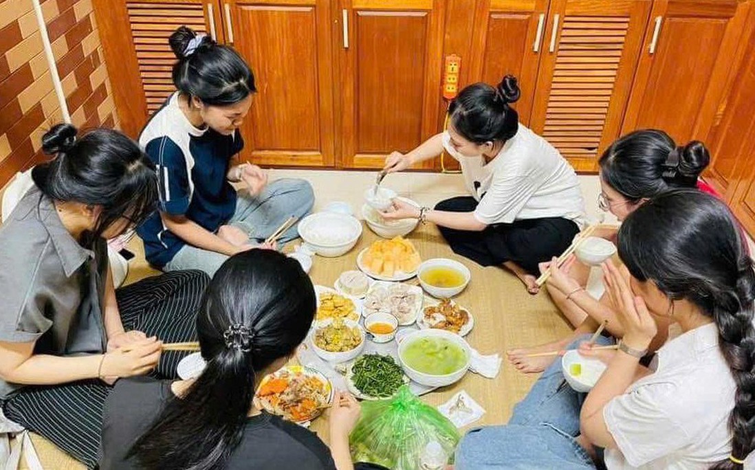 Mùa thi tốt nghiệp THPT ấm áp với những suất cơm miễn phí, nhà nghỉ "0 đồng"