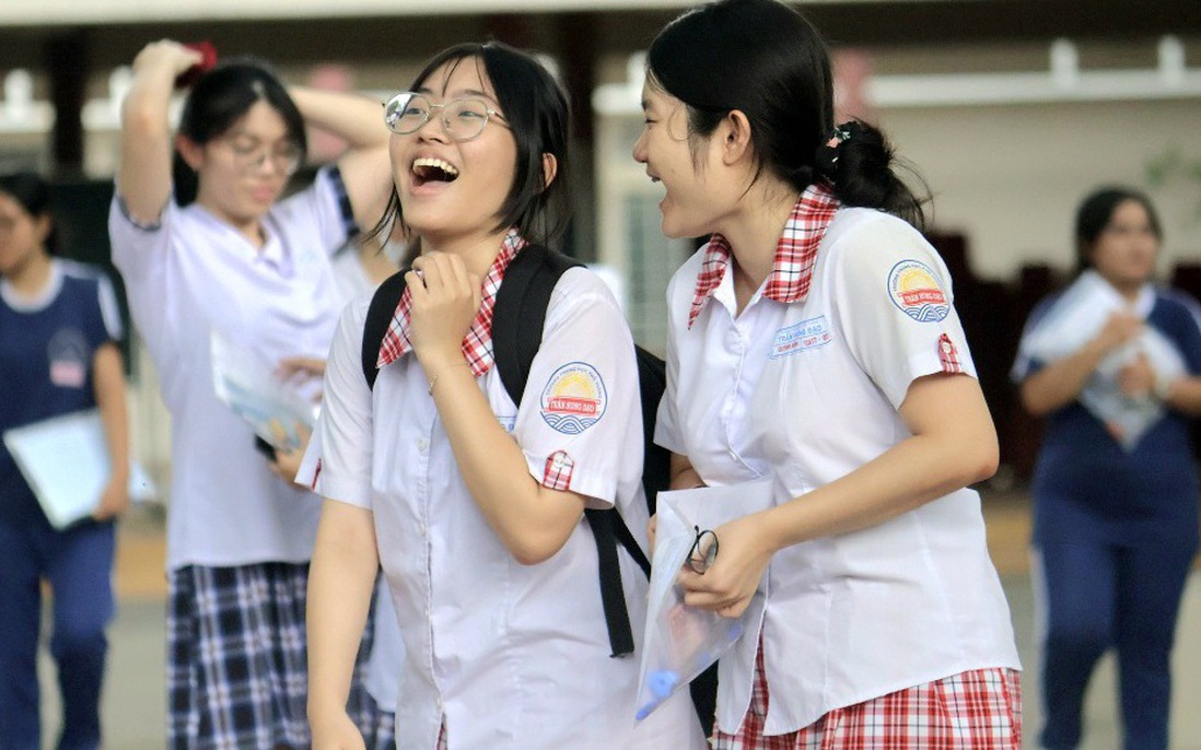 Thi tốt nghiệp THPT 2026: Thí sinh TPHCM đánh giá đề môn Toán vừa sức