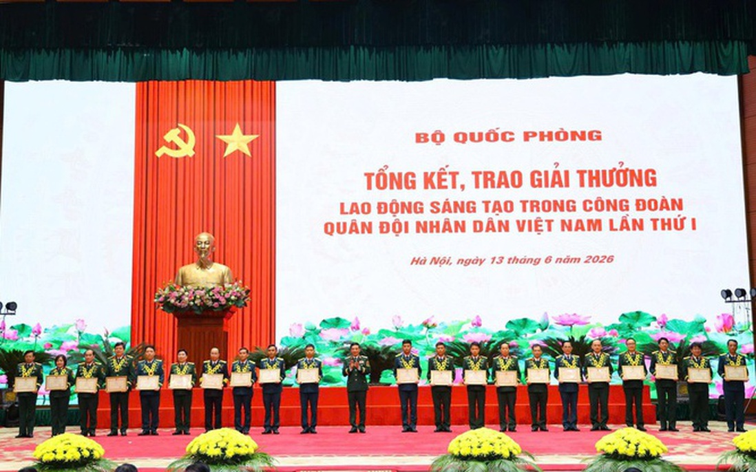 Đại tướng Phan Văn Giang dự Lễ trao Giải thưởng Lao động sáng tạo trong Công đoàn Quân đội lần thứ I