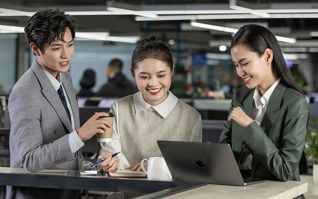 Nhóm chứng khoán bùng nổ, khối ngoại mạnh tay giải ngân vào VIC