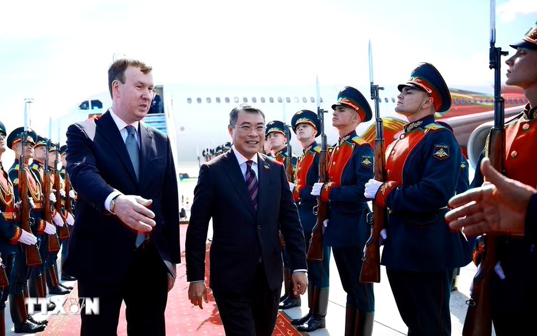 Thủ tướng Lê Minh Hưng đến Kazan dự Hội nghị Cấp cao kỷ niệm 35 năm quan hệ ASEAN-Nga