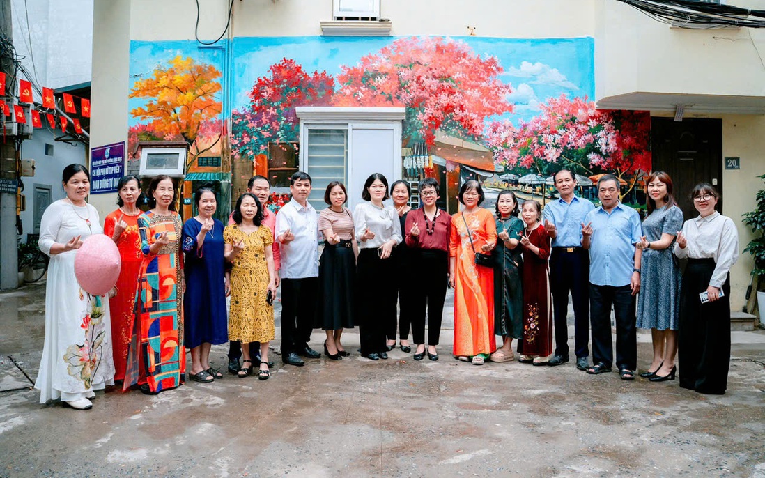 Từ mái ấm nghĩa tình, ấn phẩm số đến những con đường hoa của phụ nữ Thủ đô chào mừng Đại hội