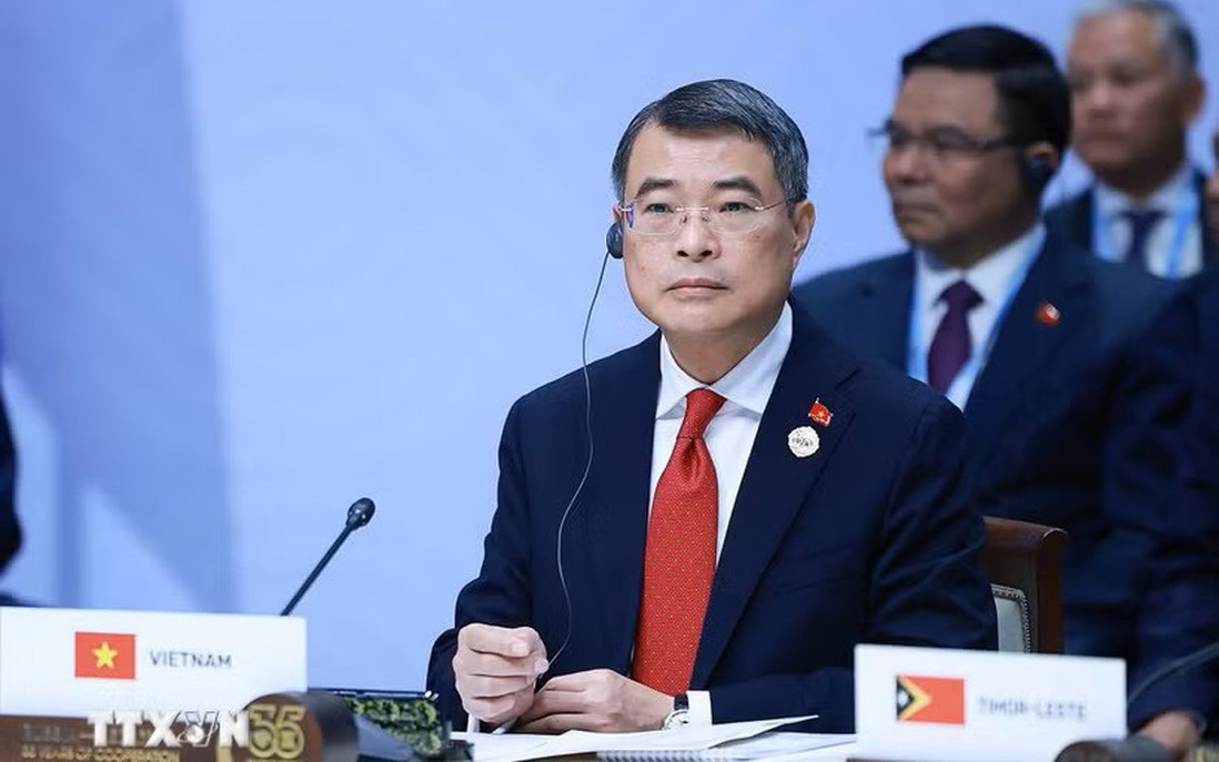 Thủ tướng dự phiên toàn thể Hội nghị Cấp cao Kỷ niệm 35 năm quan hệ ASEAN-Nga