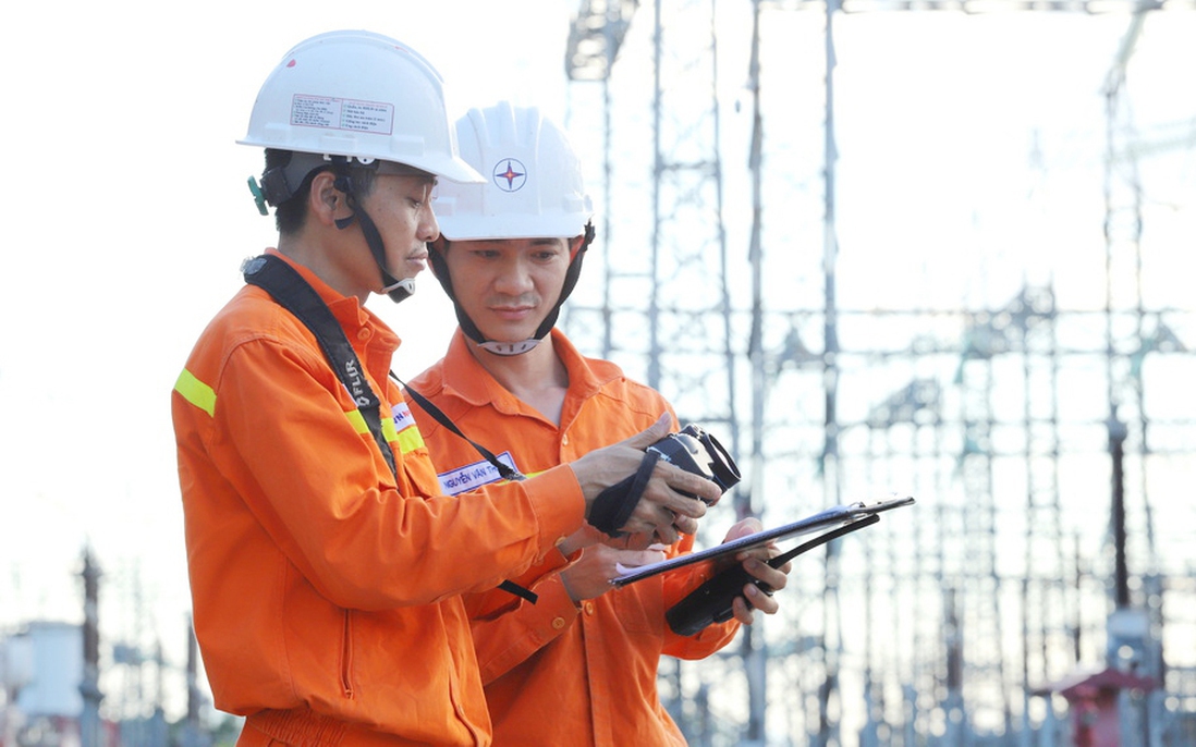 Tìm giải pháp tiết kiệm điện mùa cao điểm
