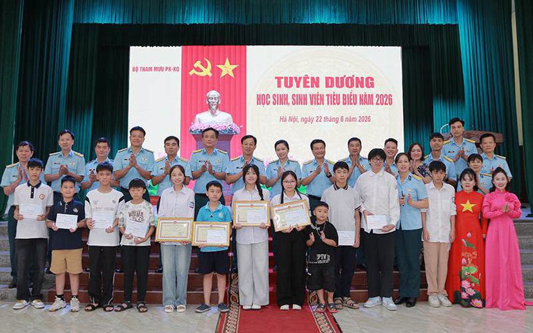 Quân chủng Phòng không-Không quân tuyên dương học sinh, sinh viên tiêu biểu