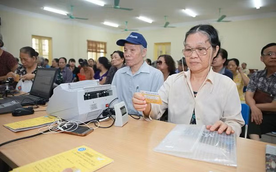 Đề xuất giảm dần tuổi bắt đầu hưởng trợ cấp hưu trí xã hội xuống 70 tuổi