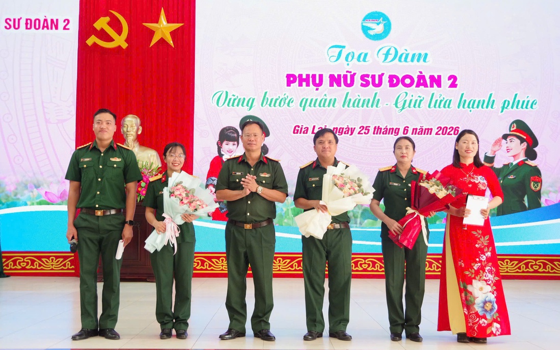 Phụ nữ Sư đoàn 2 "Vững bước quân hành, giữ lửa hạnh phúc"