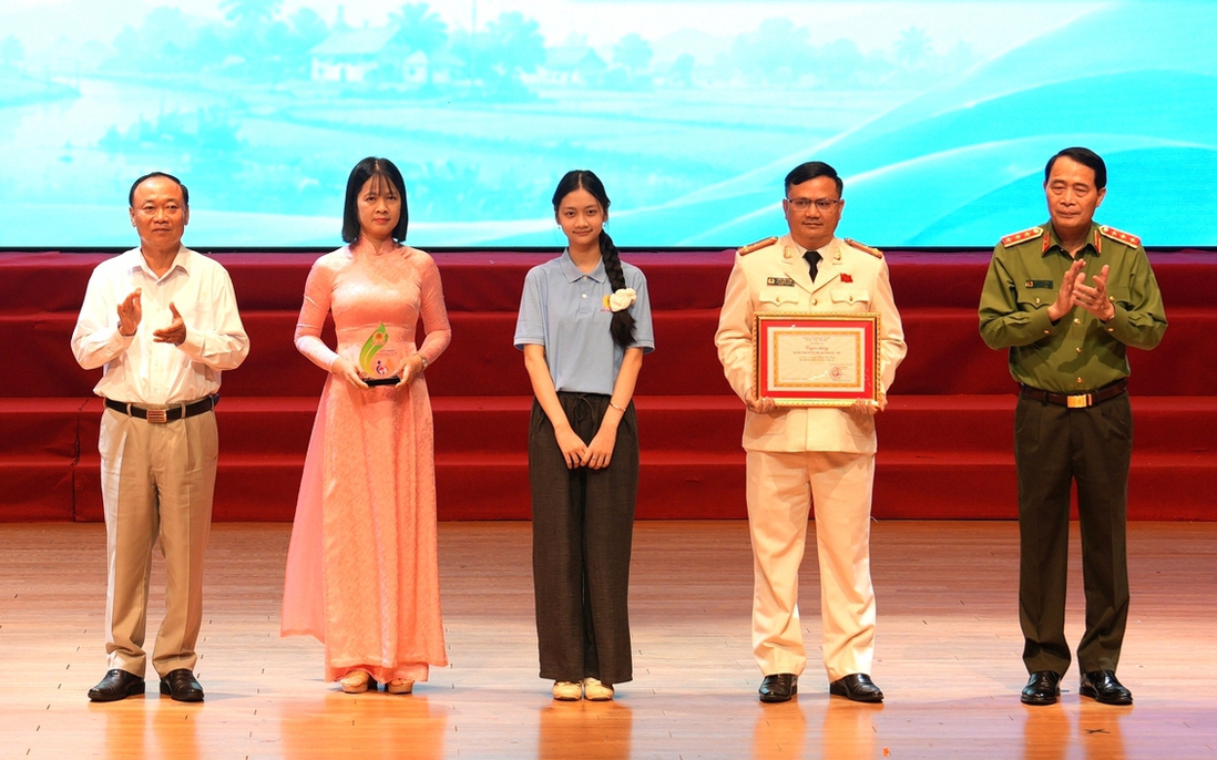 Tuyên dương 58 gia đình Công an tiêu biểu giai đoạn 2021-2026