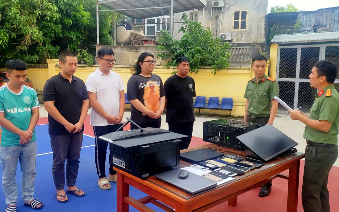 Đường dây mua bán hơn 1.000 tài khoản, qua mặt sinh trắc học ngân hàng