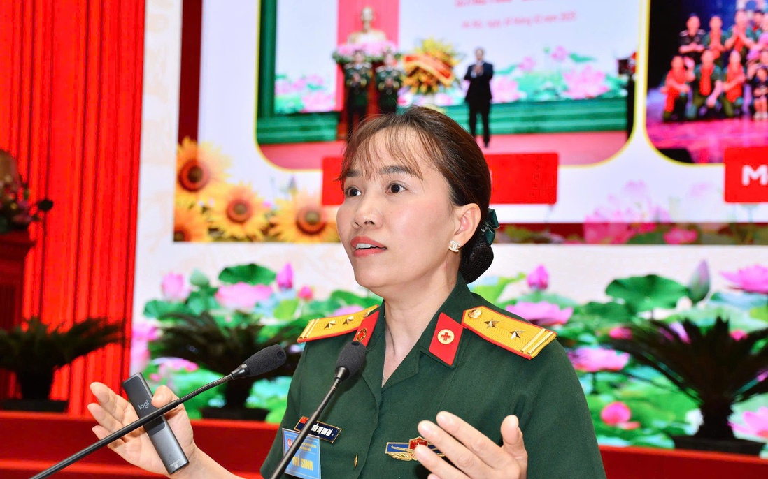 Nữ chiến sĩ Quân y tỏa sáng tại hội thi báo cáo viên giỏi toàn quân