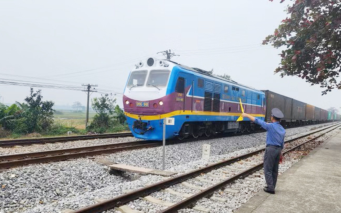 Giảm 3% giá vé nhiều đoàn tàu vào cao điểm hè