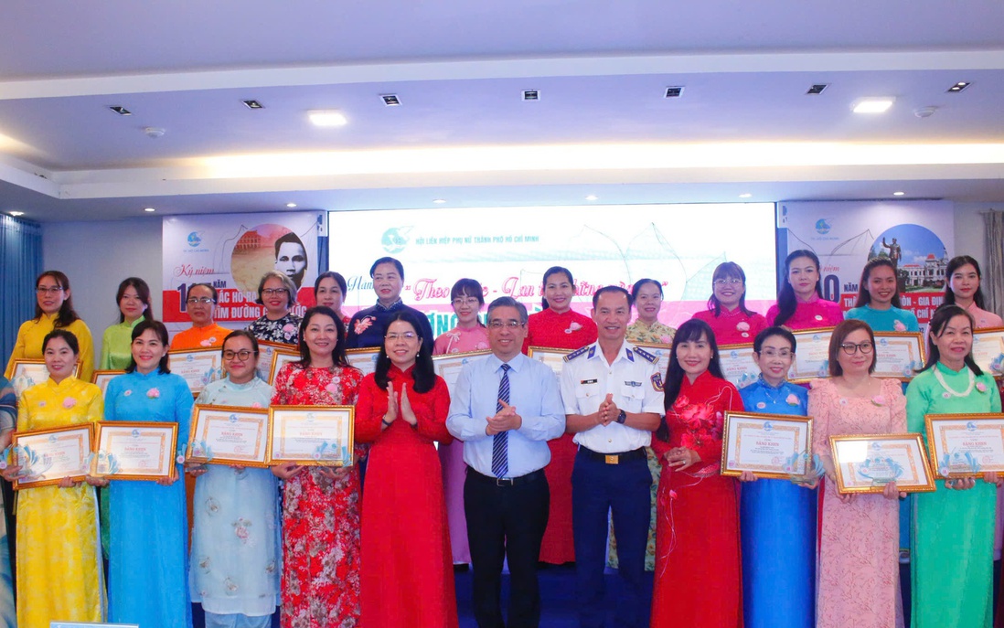Hội LHPN TPHCM tuyên dương 166 "bông hoa" học tập và làm theo Bác