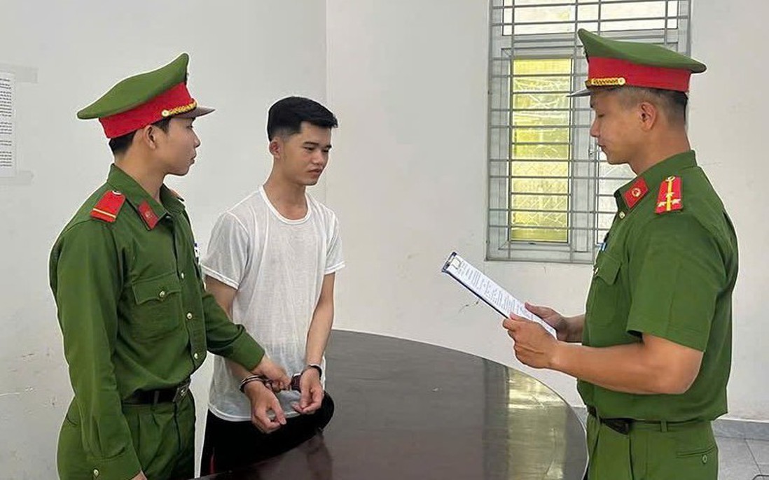 Sửa sổ doanh thu, quản lý quán ăn chiếm đoạt gần 900 triệu đồng