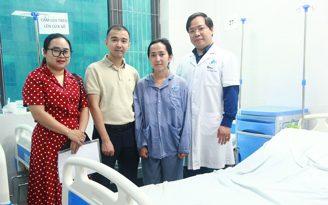 Sau bài đăng trên Báo PNVN, nữ bệnh nhân bị vảy nến mủ toàn thân được hỗ trợ 50 triệu đồng