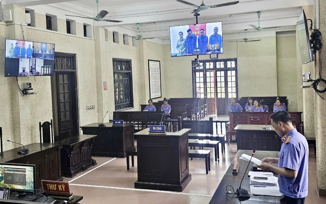 Xét xử sơ thẩm trực tuyến 4 đối tượng sử dụng trái phép chất ma túy