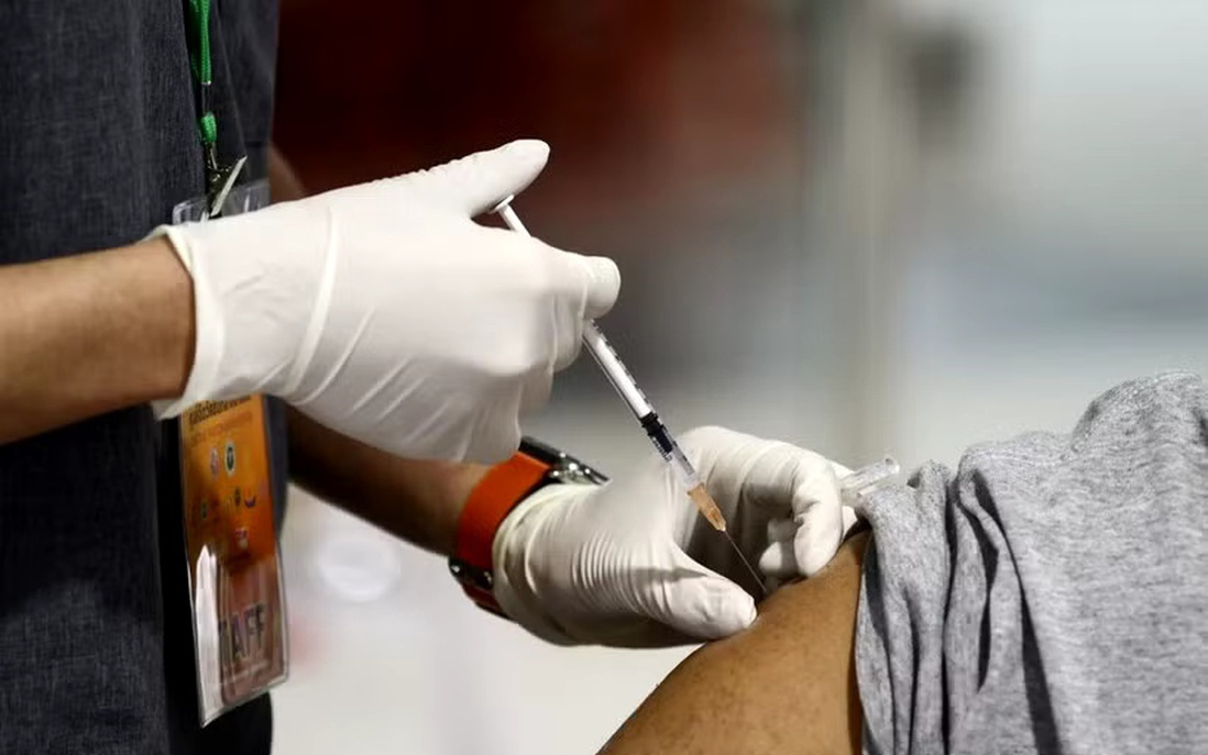 Thử nghiệm trên người vaccine "phổ quát" đầu tiên do AI thiết kế