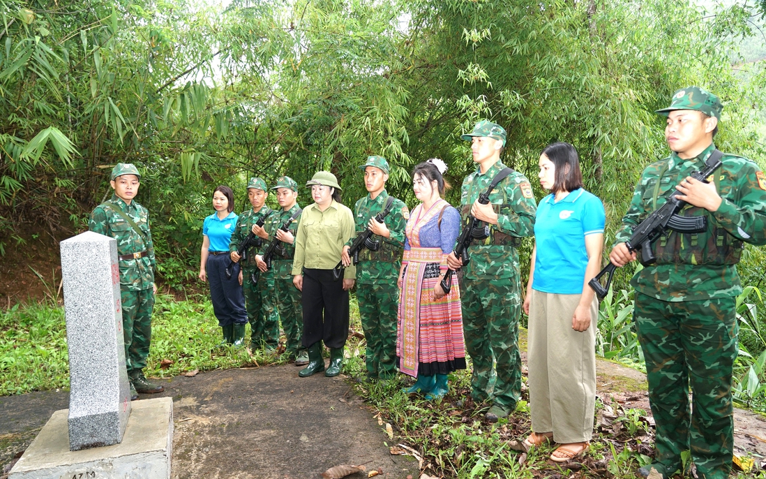 Điện Biên: Ra mắt Tổ phụ nữ tự quản đường biên, cột mốc tại xã biên giới 