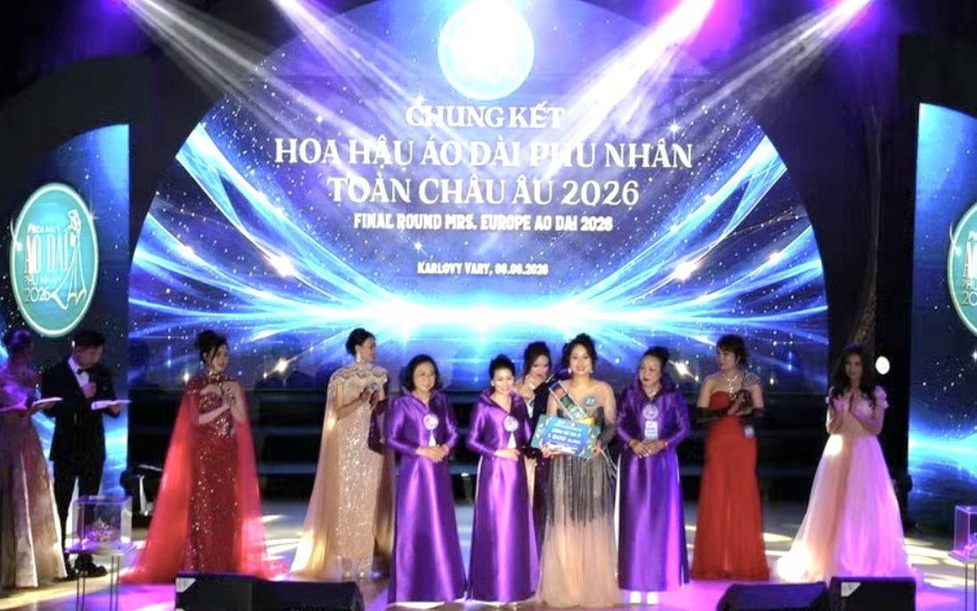 Áo dài tỏa sáng tại đêm hội đậm sắc màu văn hóa Việt tại châu Âu