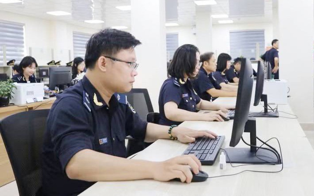 Bãi bỏ 10 thủ tục trong lĩnh vực hải quan, kinh doanh hàng miễn thuế