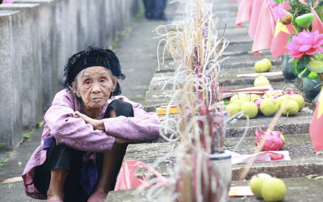Xúc động bài thơ "Mẹ ơi, con đã về rồi" được phổ nhạc thành bài hát của tác giả Quản Minh Cường