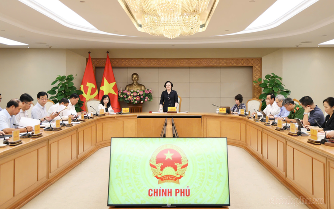 Phó Thủ tướng Phạm Thị Thanh Trà yêu cầu siết chặt an toàn thực phẩm tại trường học, xử lý vi phạm không có vùng cấm