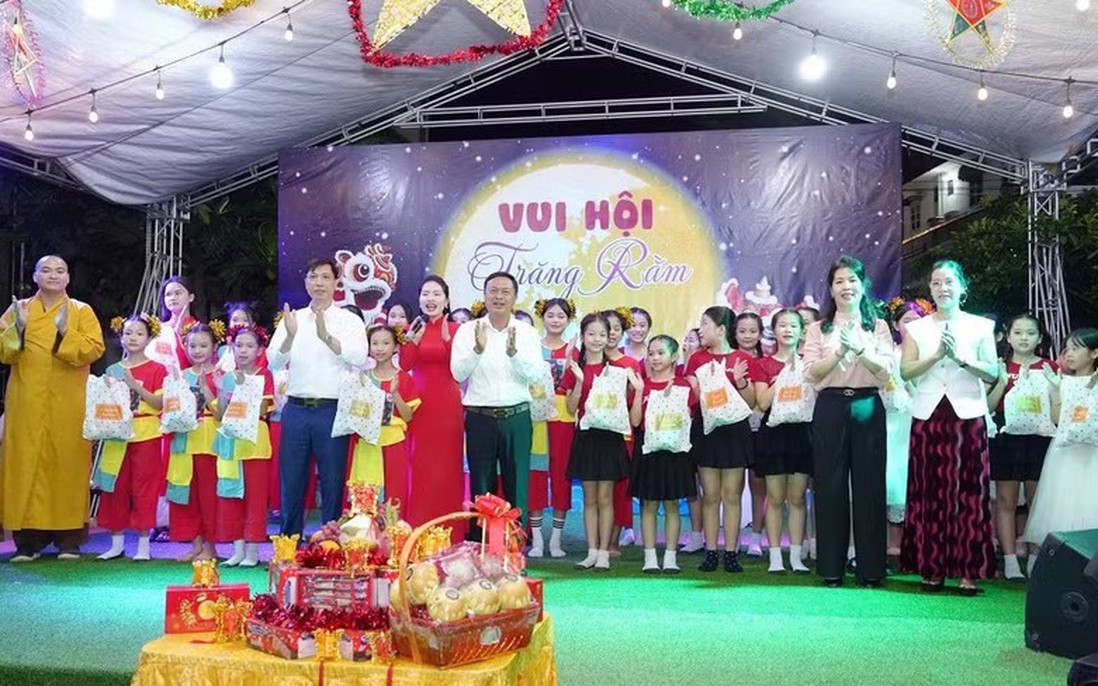 Dấu mốc hoàn thiện hệ thống cộng đồng người Việt tại Lào