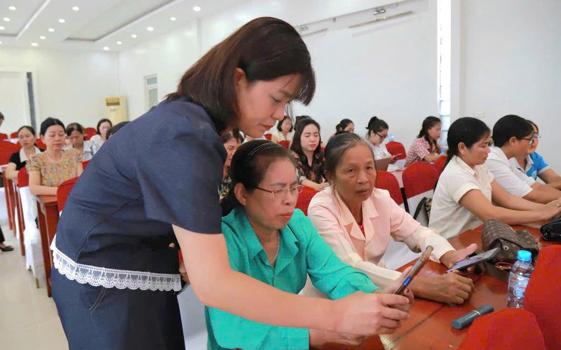 Hội LHPN Việt Nam tập huấn ứng dụng công cụ trí tuệ nhân tạo trong hoạt động kinh doanh cho hội viên phụ nữ