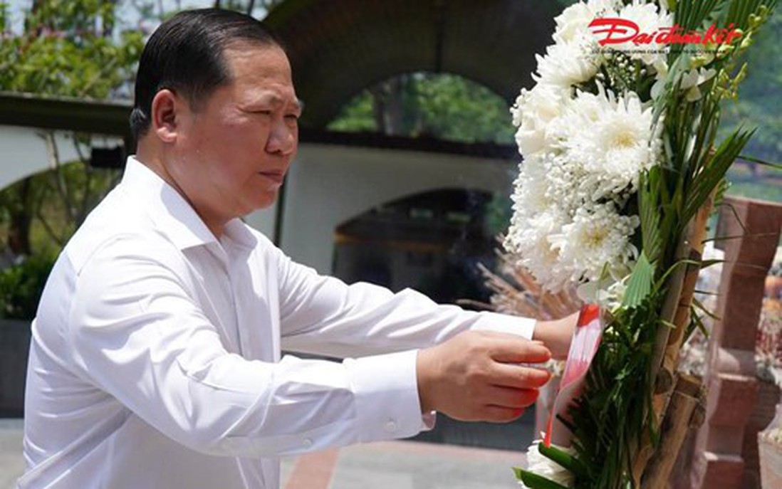 Đoàn công tác của Đảng ủy MTTQ, các đoàn thể Trung ương dâng hương tại Ngã ba Đồng Lộc