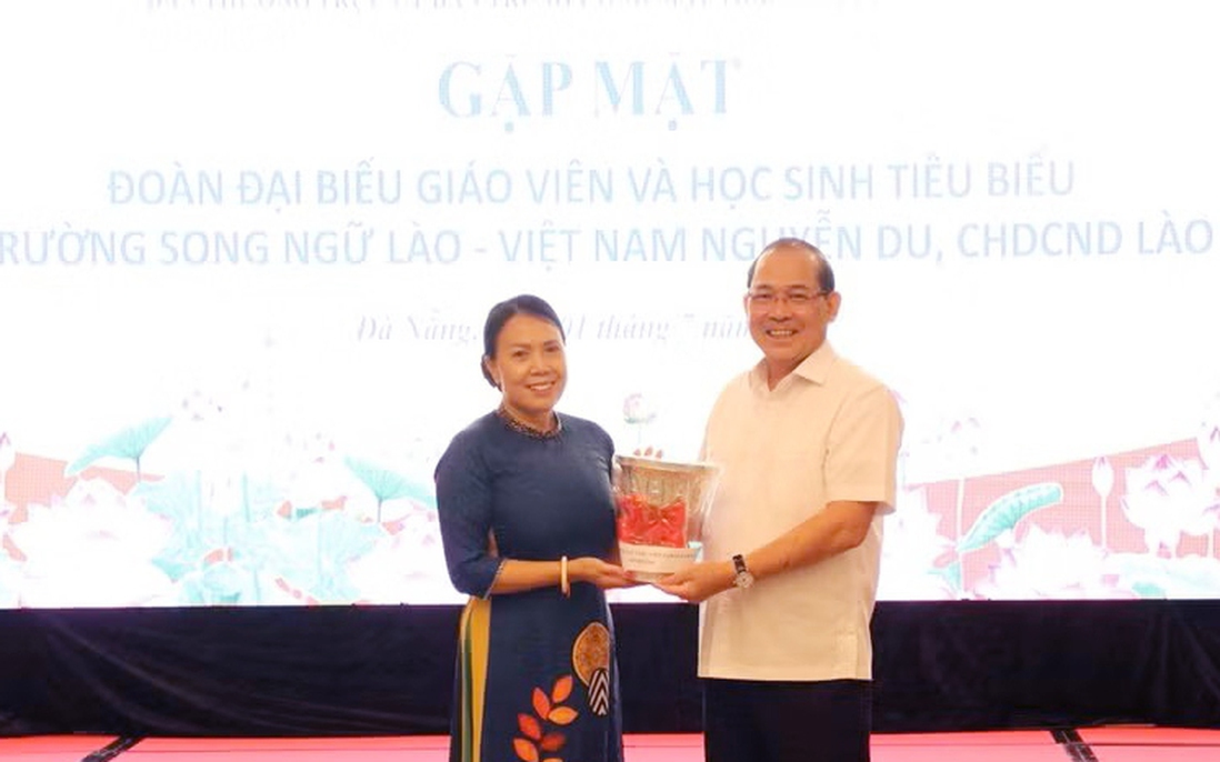 Bồi đắp tình hữu nghị đặc biệt Việt Nam-Lào từ thế hệ trẻ