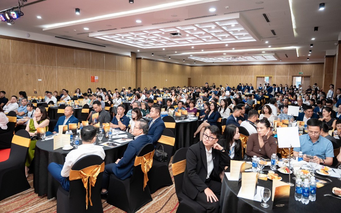 1.800 tỷ đồng được ghi nhận trong lễ mở bán giai đoạn 1 Regal Complex