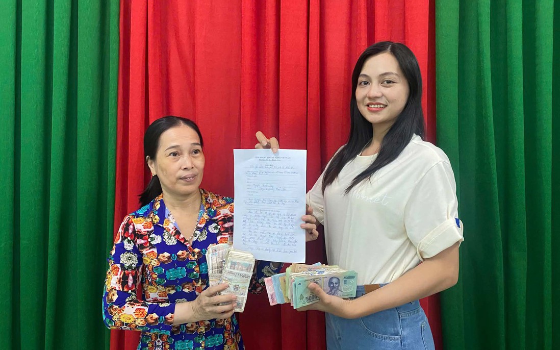 Nữ giáo viên ở An Giang nhặt được túi đồ giá trị, trả lại người đánh rơi