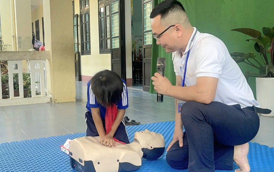 Thầy "Thơm An" hơn 10 năm gieo yêu thương giữa đại ngàn