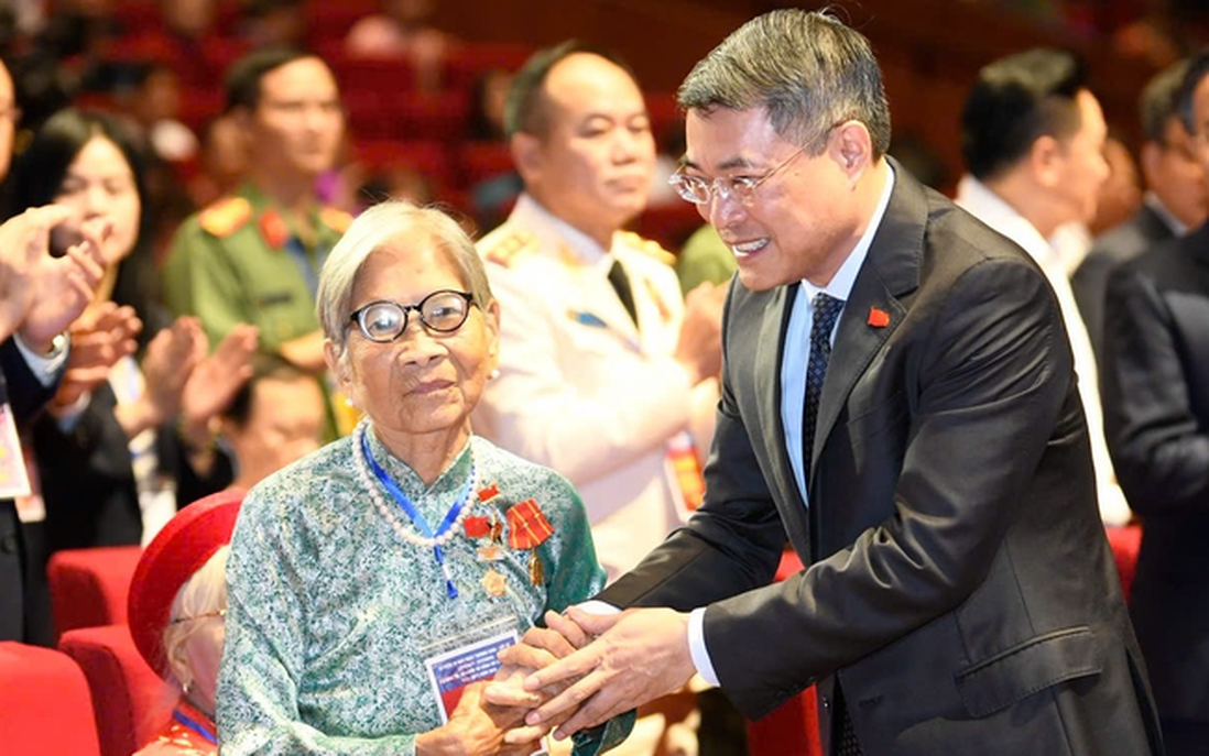 Thủ tướng phát động "Phong trào đẩy mạnh chăm lo người có công với cách mạng"