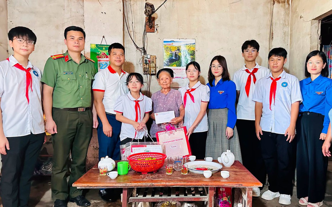 Tri ân Mẹ Việt Nam Anh hùng và gia đình có công với cách mạng