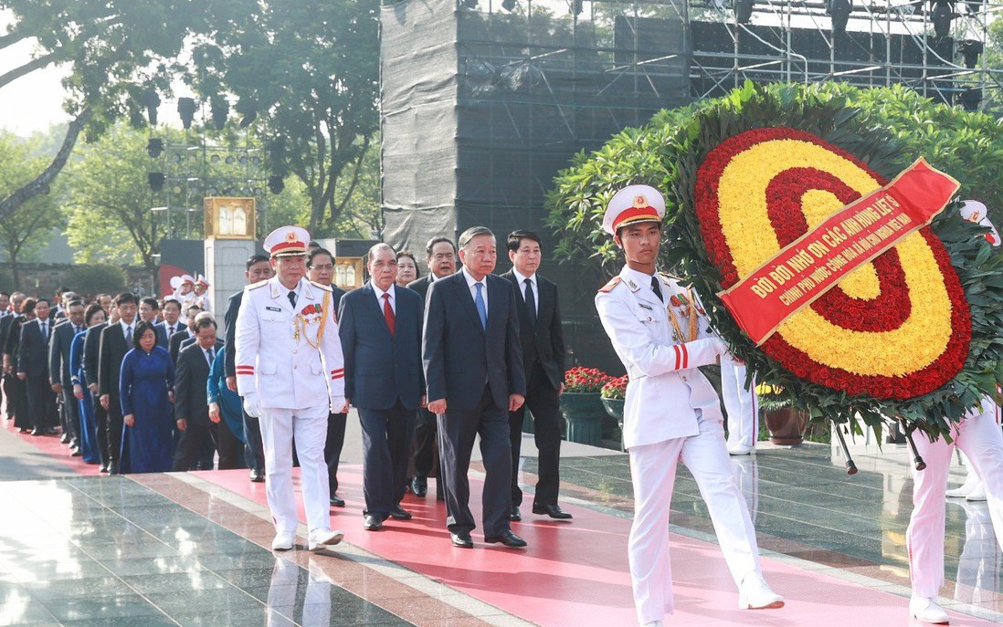 Lãnh đạo Đảng, Nhà nước viếng Chủ tịch Hồ Chí Minh, tưởng niệm Anh hùng liệt sĩ