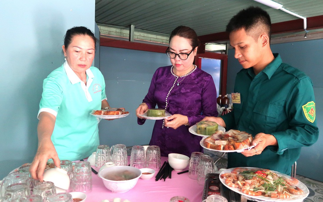 Bữa cơm tri ân tháng Bảy và những ký ức không phai