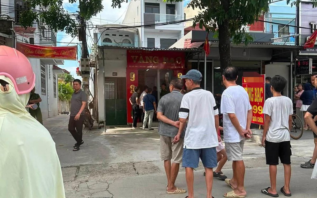 Cướp tiệm vàng giữa ban ngày ở Hà Nội