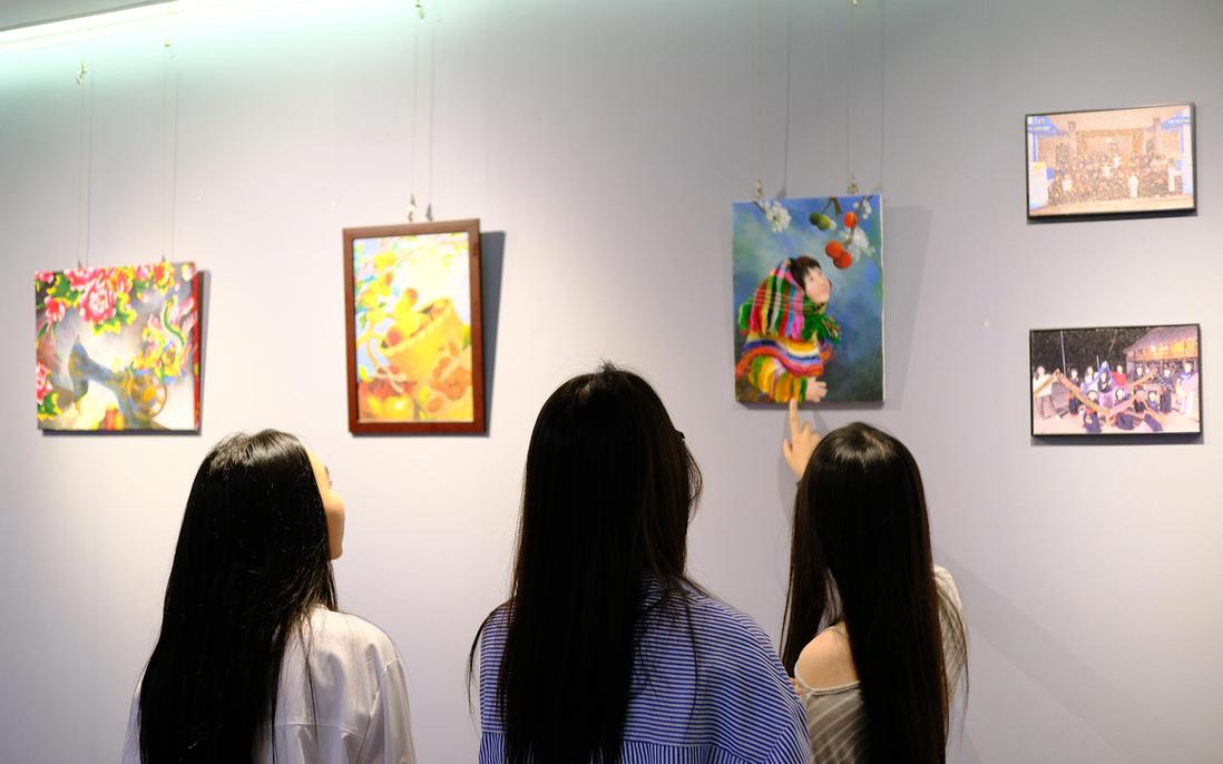 Người trẻ “Chạm” vào văn hóa dân tộc bằng nghệ thuật và những lớp học yêu thương