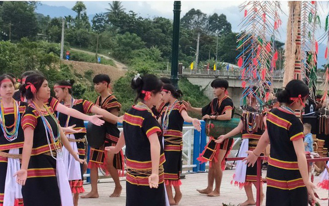 Cơ chế, chính sách bảo tồn, phát huy văn hóa truyền thống các dân tộc thiểu số