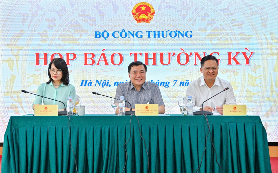 Kinh tế giữ nhịp tăng trưởng: Điện, xăng dầu ổn định, sản xuất và tiêu dùng cùng khởi sắc