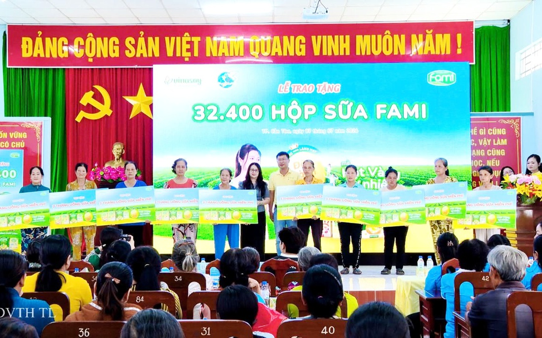 Tặng 3 tháng uống sữa miễn phí cho 300 phụ nữ có hoàn cảnh khó khăn