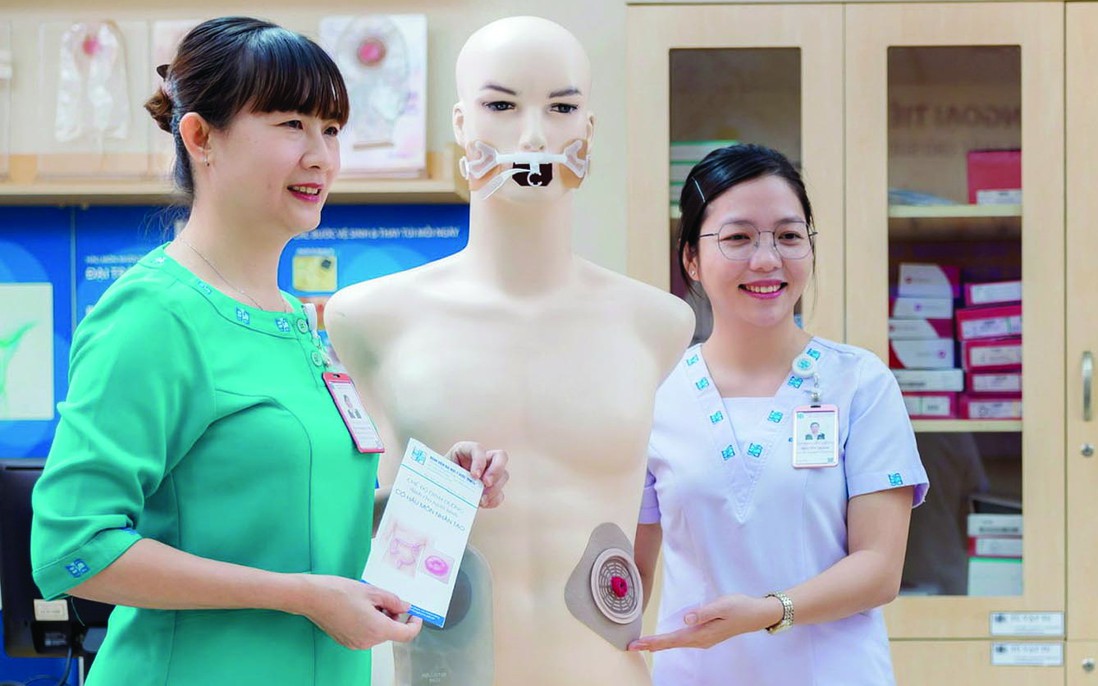 Nữ điều dưỡng hơn 15 năm đồng hành cùng bệnh nhân