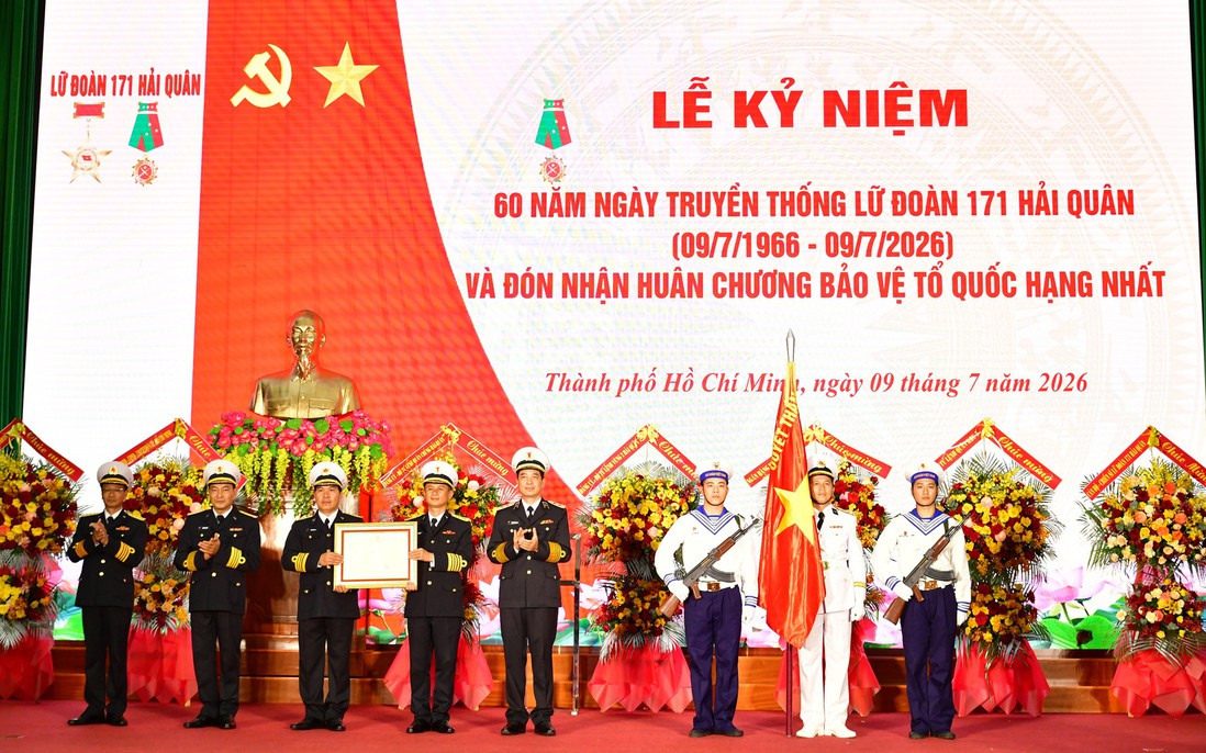 Lữ đoàn 171 Hải quân đón nhận Huân chương Bảo vệ Tổ quốc hạng Nhất 