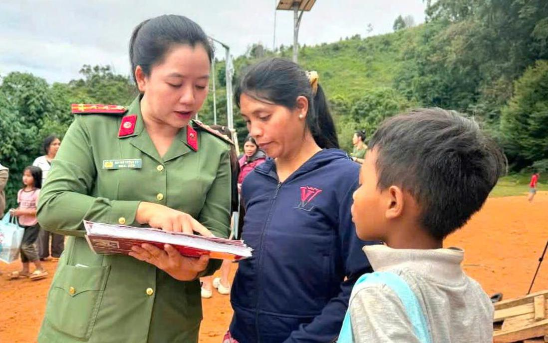 Đồng hành hỗ trợ an sinh, chuyển đổi số, nâng cao nhận thức cho phụ nữ và trẻ em vùng dân tộc thiểu số