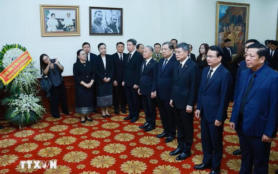Lãnh đạo Đảng, Nhà nước viếng Chủ tịch Quốc hội Lào Xaysomphone Phomvihane