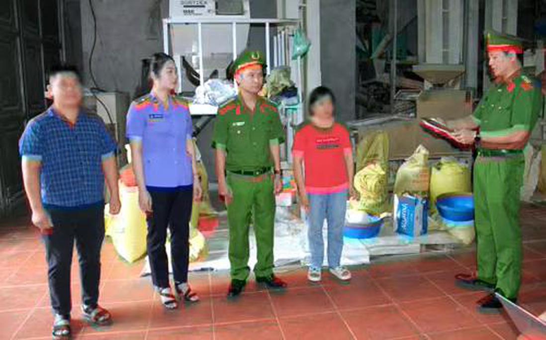 Khởi tố 2 phụ nữ sản xuất, buôn bán gạo giả thương hiệu "Gạo Séng Cù Mường Khương"